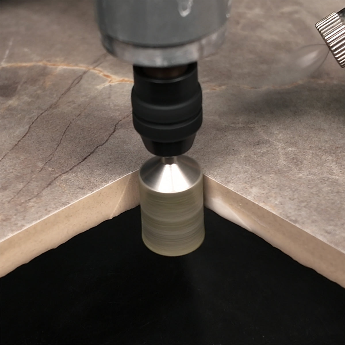 RadiusMILL grinding radii in porcelain tile